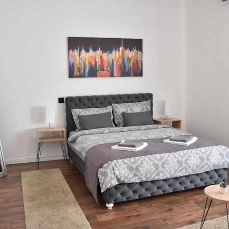 Apartment In Belgrade With Small Parking Space Exteriör bild