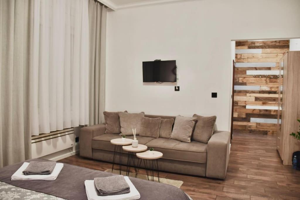 Apartment In Belgrade With Small Parking Space Exteriör bild