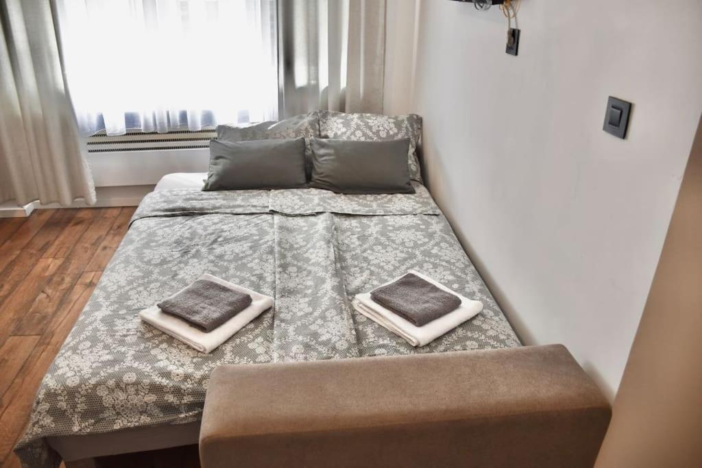 Apartment In Belgrade With Small Parking Space Exteriör bild